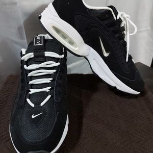 Nike Air Triax 96
